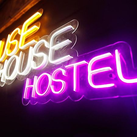 Mouse House Hostel 阿拉木图 外观 照片